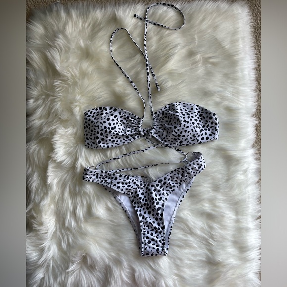 Swimsuit - Picture 5 of 6